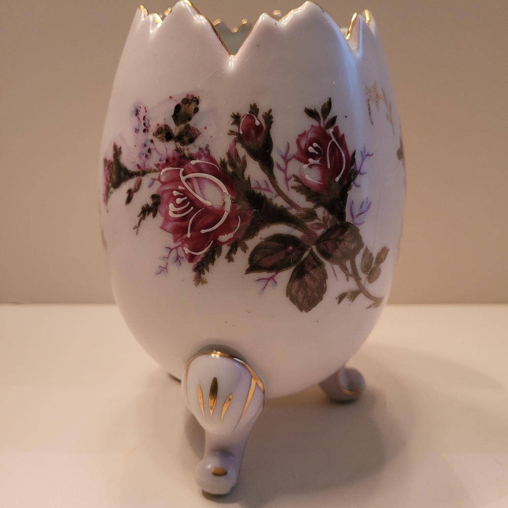 Vintage Napcoware 3 Footed Porcelain Vase.